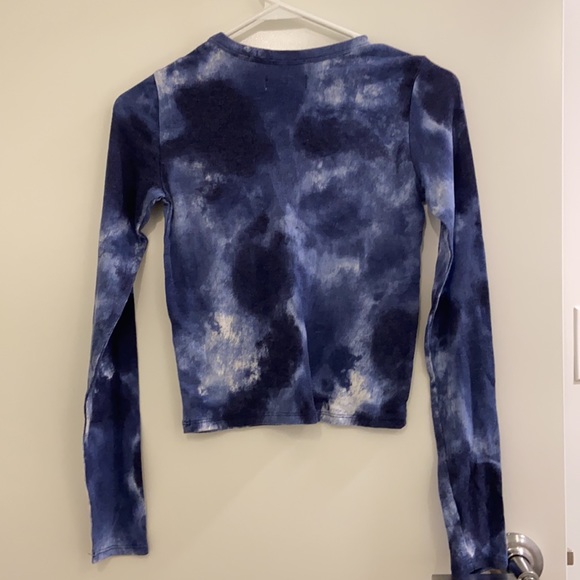 Hollister Tie-dye Long-sleeve Crop Top - Picture 2 of 2